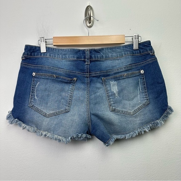 Mossimo Floral Embroidered Denim Jean Shorts Size 13 - Picture 4 of 4